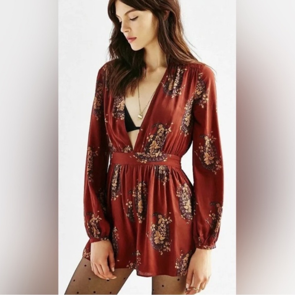 Urban Outfitters Ecote Deep V Neck Boho Brown Red Long Sleeves Romper